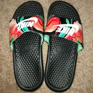 Women’s “Floral” Nike Slides Size 7